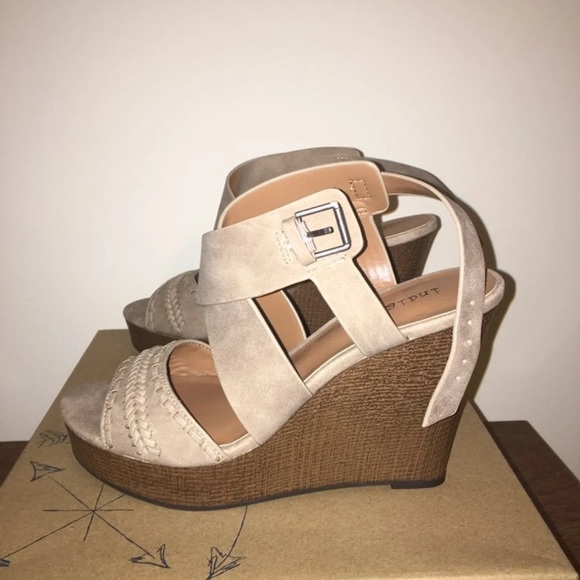 Indigo Rd Wedges - Picture 4 of 7